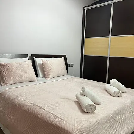 Gogo Appartement Gjirokastër